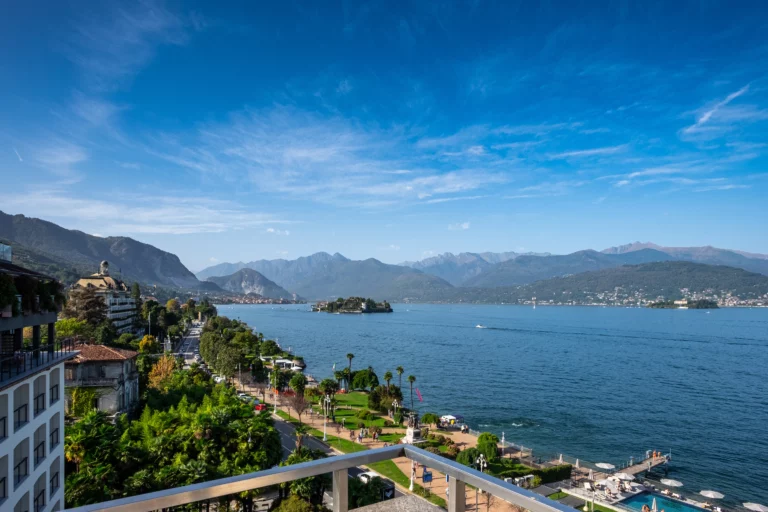 vista dei dintorni dell'hotel astoria a stresa lago maggiore