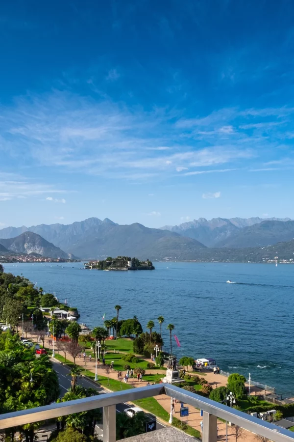 vista dei dintorni dell'hotel astoria a stresa lago maggiore